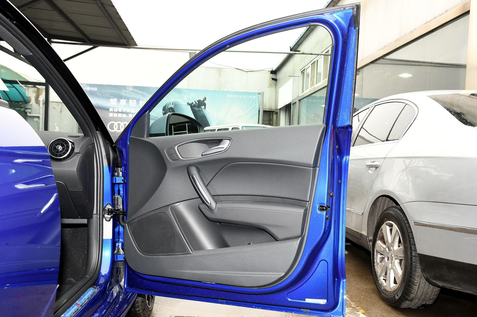 2018款 30 TFSI 限量典藏版 座椅空间