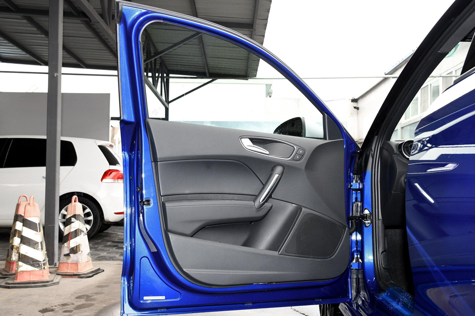 2018款 30 TFSI 限量典藏版 座椅空间