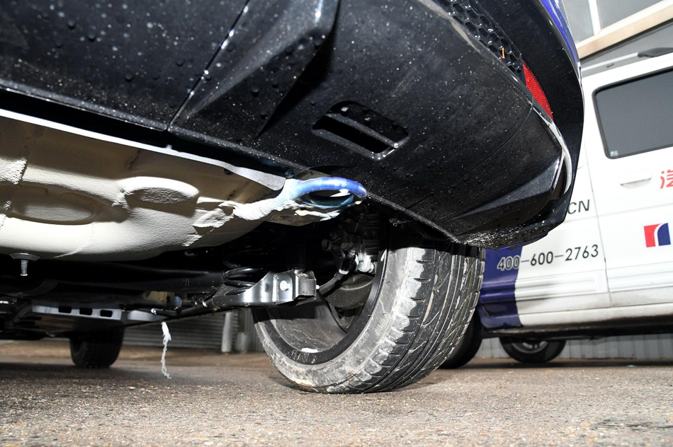 2018款 30 TFSI 限量典藏版 引擎底盘