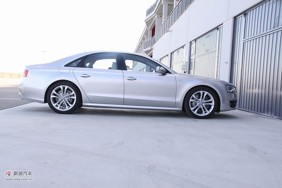 2012款奥迪S8外观
