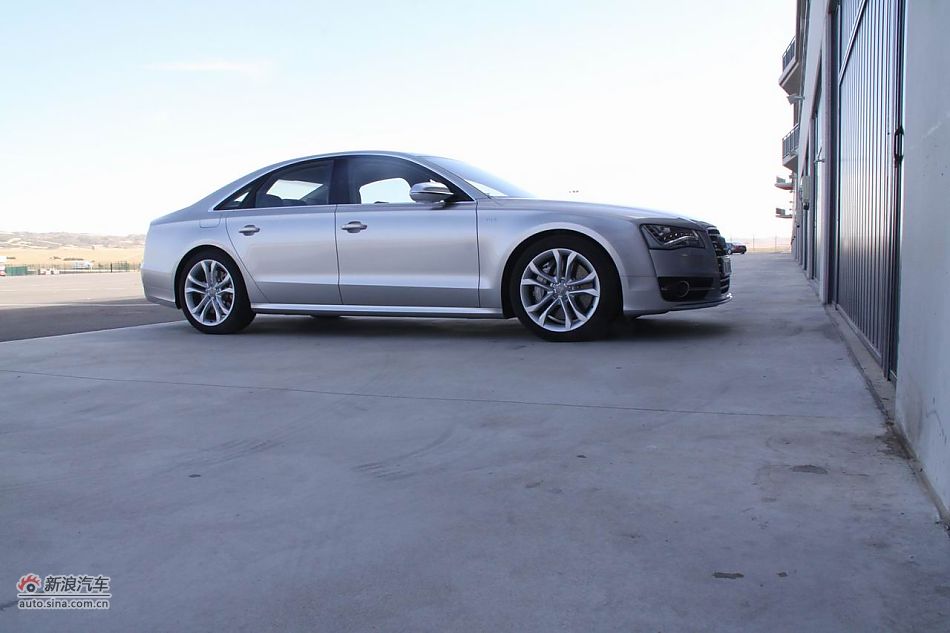 2012款奥迪S8外观