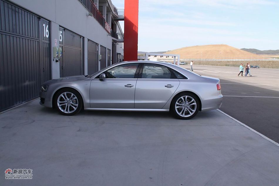 2012款奥迪S8外观