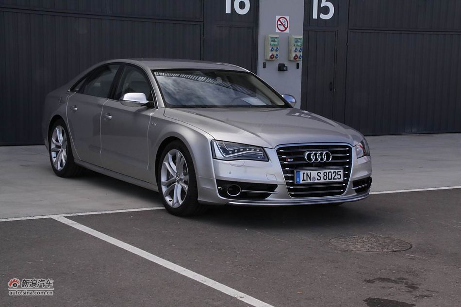 2012款奥迪S8外观