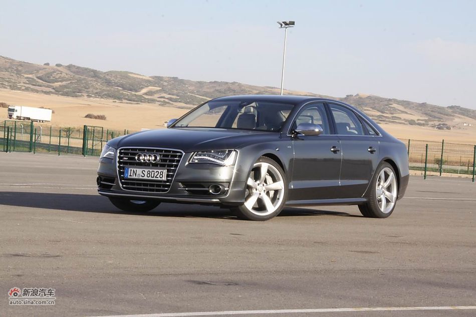 2012款奥迪S8外观