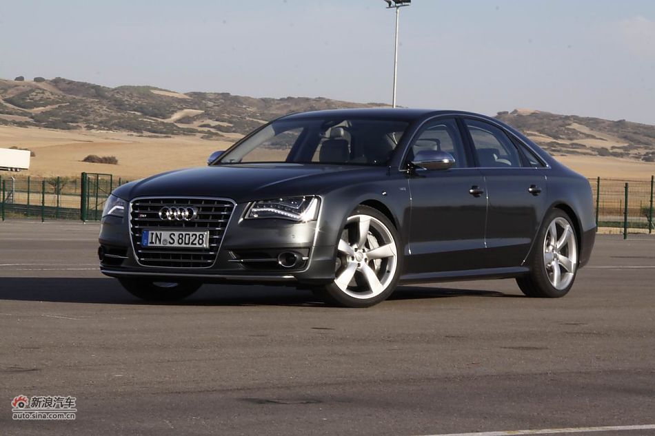 2012款奥迪S8外观