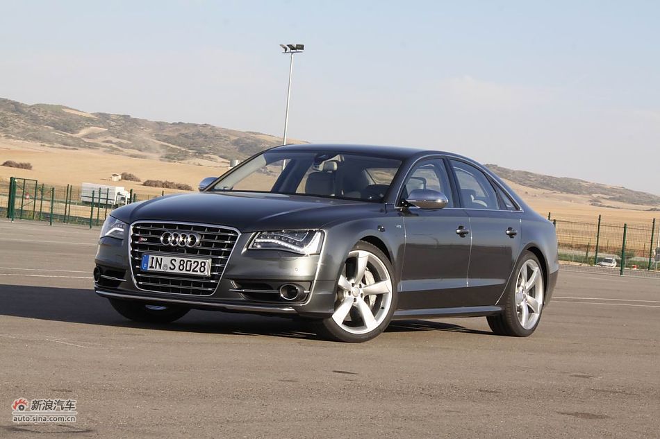 2012款奥迪S8外观
