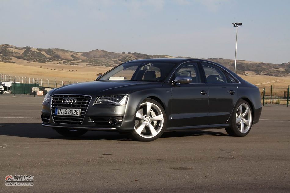 2012款奥迪S8外观
