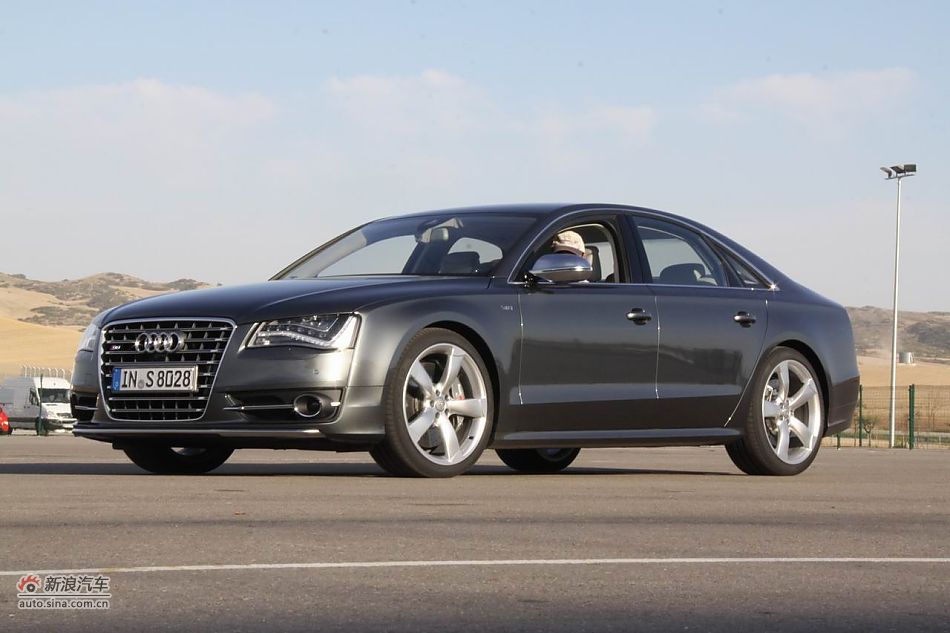 2012款奥迪S8外观