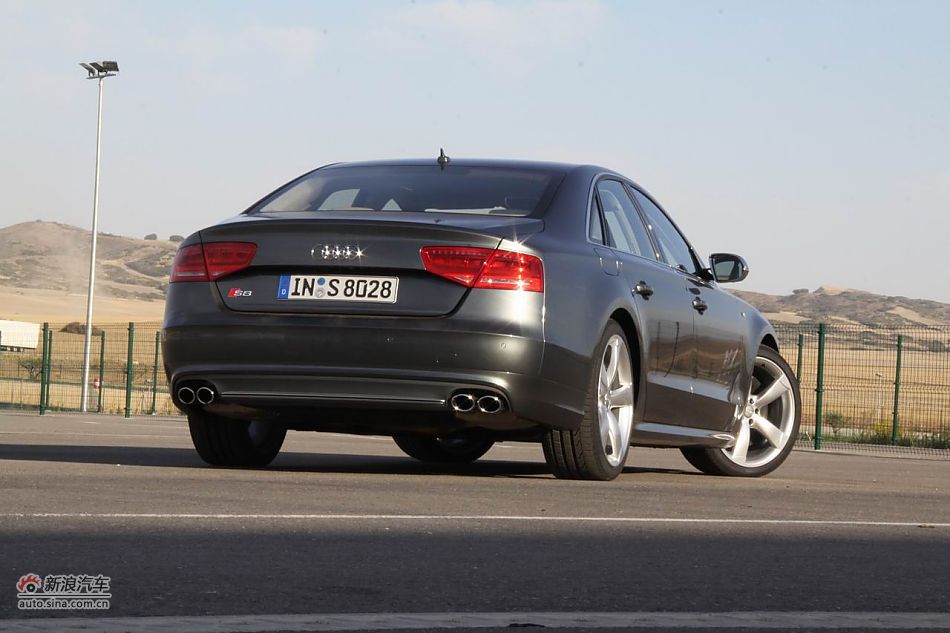 2012款奥迪S8外观