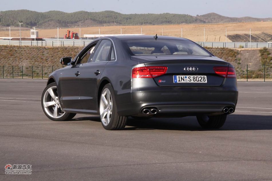 2012款奥迪S8外观