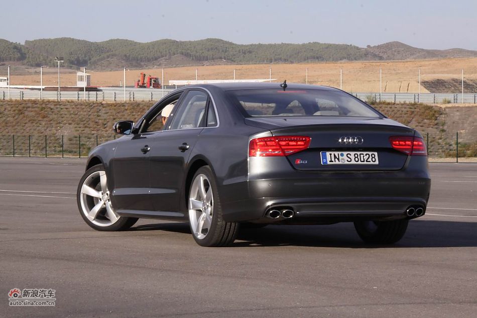 2012款奥迪S8外观