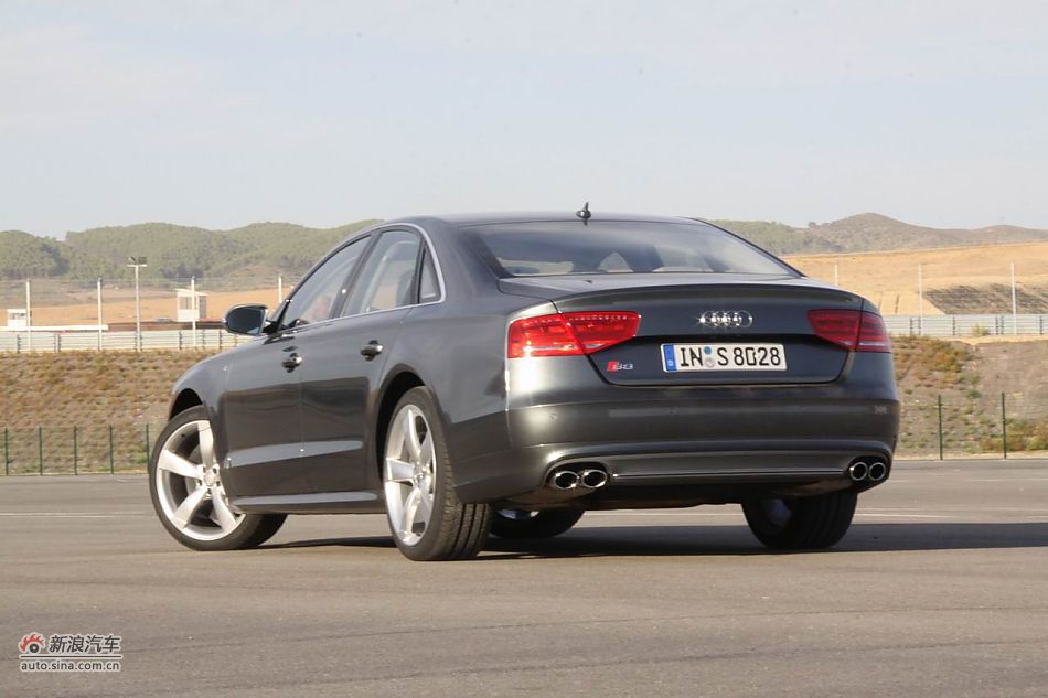 2012款奥迪S8外观