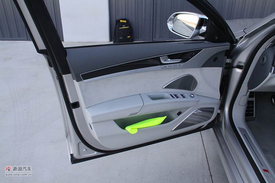 2012款奥迪S8内饰功能