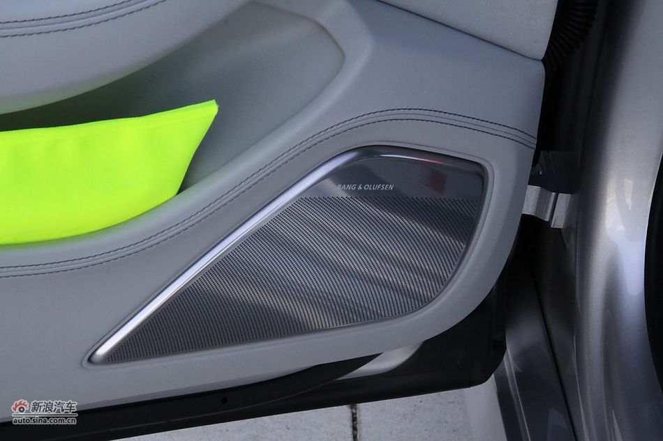 2012款奥迪S8内饰功能