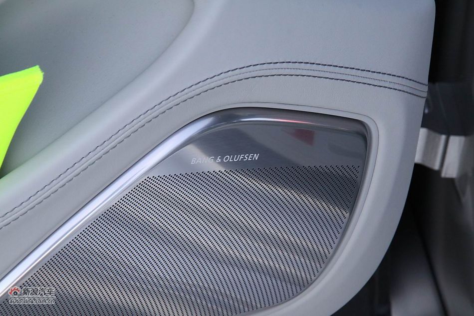 2012款奥迪S8内饰功能