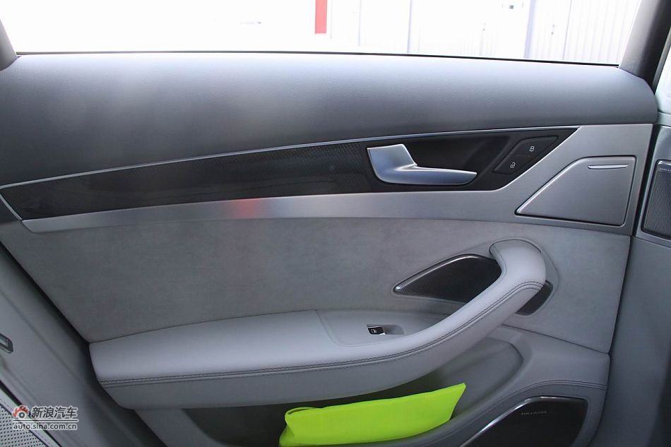 2012款奥迪S8内饰功能