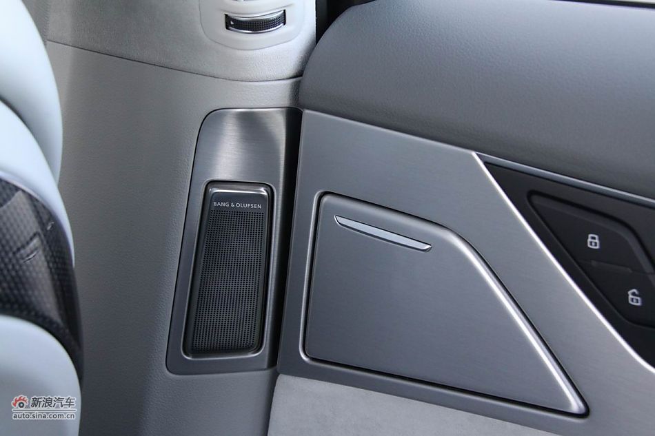 2012款奥迪S8内饰功能