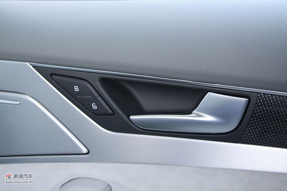 2012款奥迪S8内饰功能