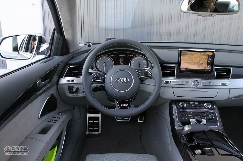 2012款奥迪S8内饰功能
