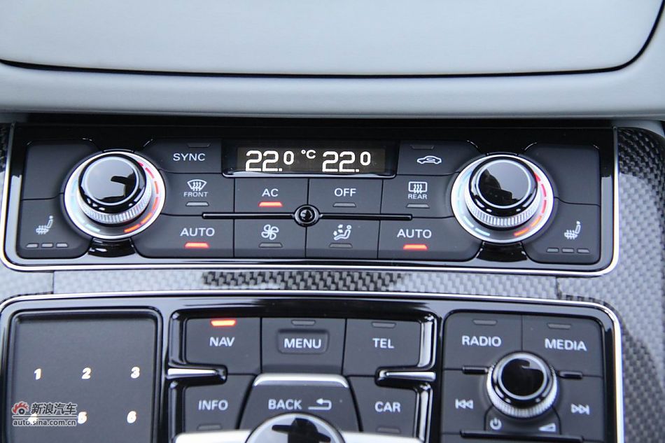 2012款奥迪S8内饰功能