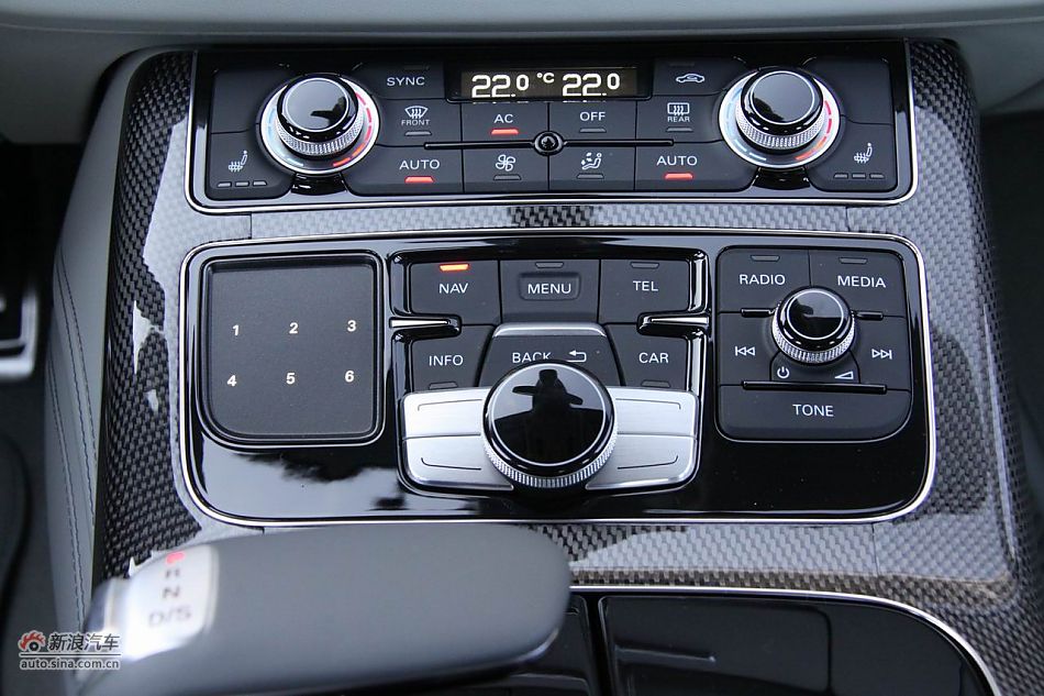 2012款奥迪S8内饰功能