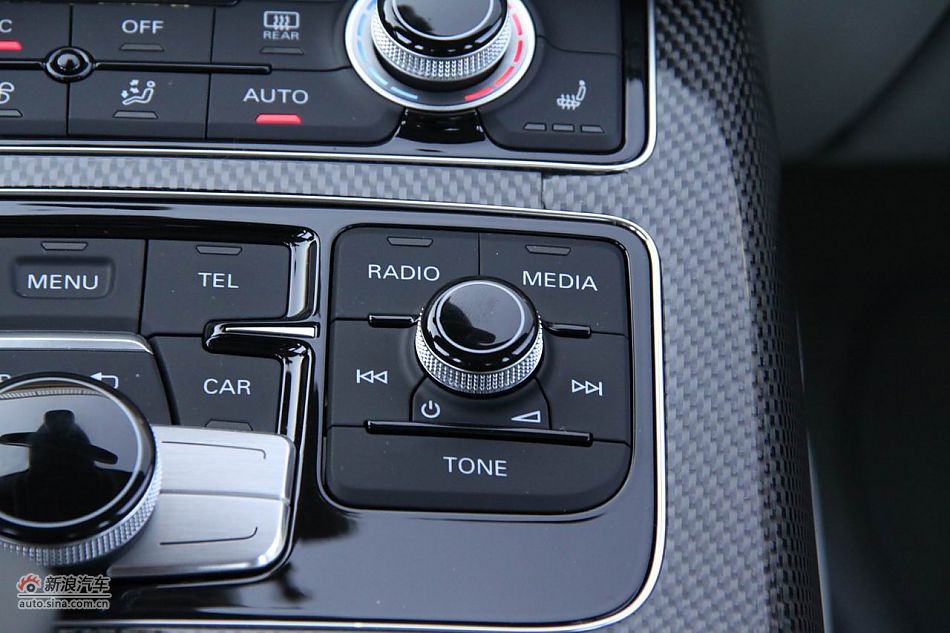2012款奥迪S8内饰功能