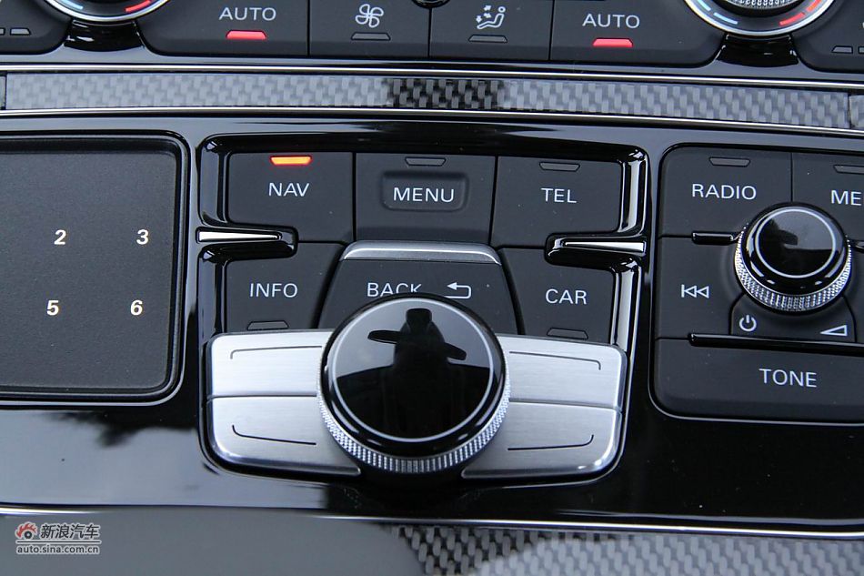 2012款奥迪S8内饰功能