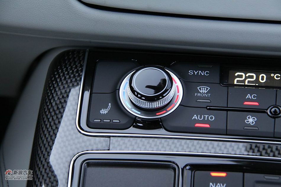 2012款奥迪S8内饰功能