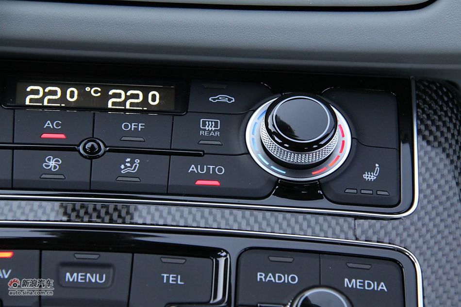 2012款奥迪S8内饰功能