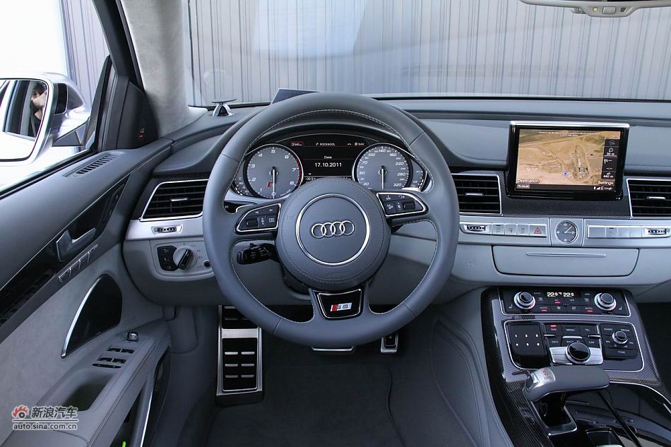 2012款奥迪S8内饰功能