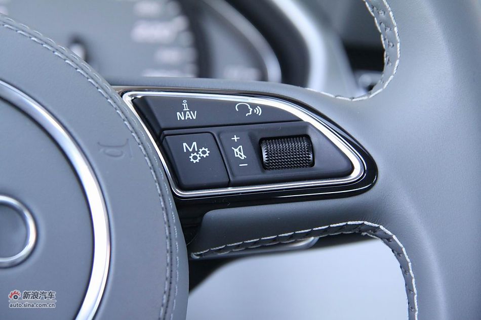 2012款奥迪S8内饰功能