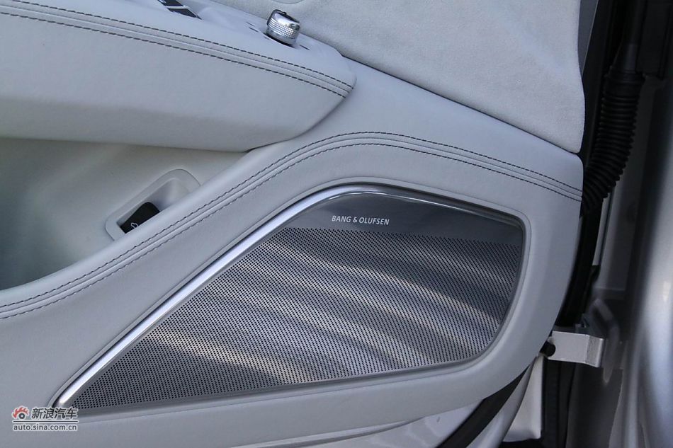 2012款奥迪S8内饰功能