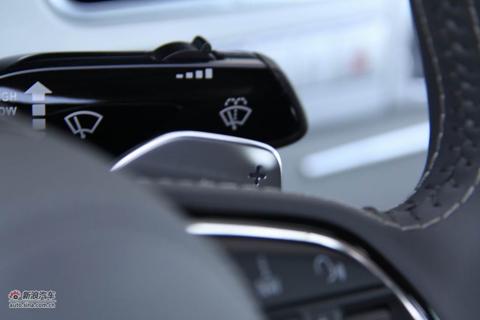 2012款奥迪S8内饰功能