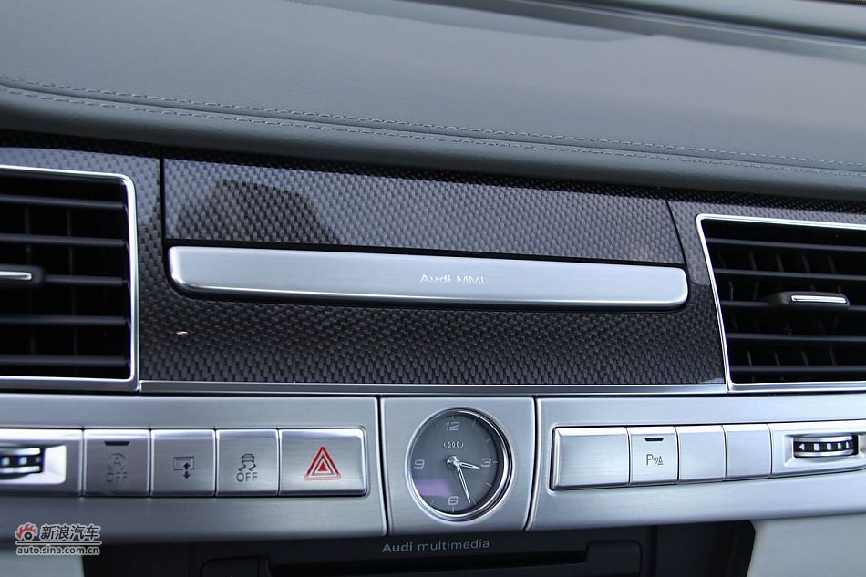 2012款奥迪S8内饰功能