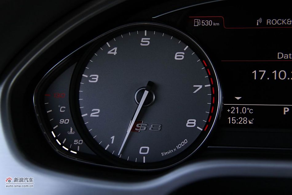 2012款奥迪S8内饰功能