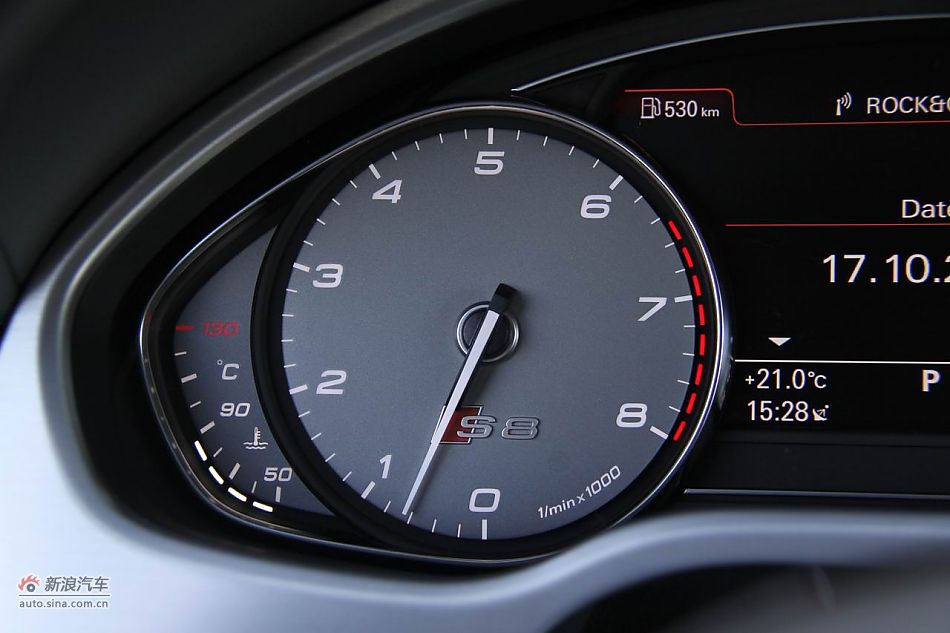 2012款奥迪S8内饰功能