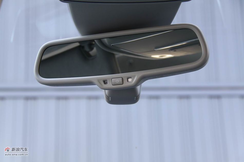 2012款奥迪S8内饰功能