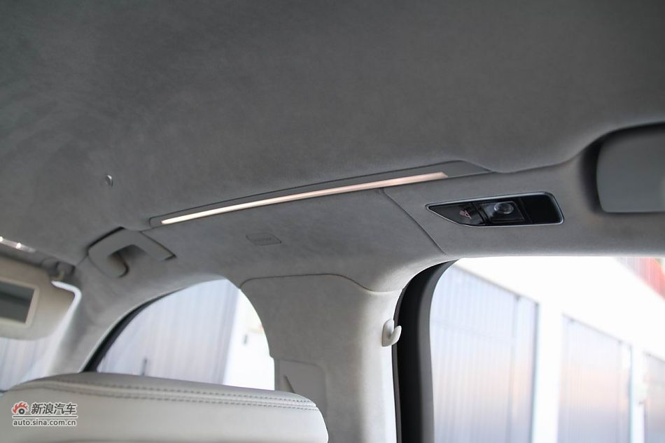 2012款奥迪S8内饰功能