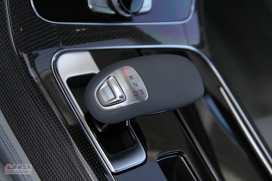 2012款奥迪S8内饰功能