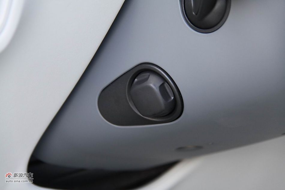 2012款奥迪S8内饰功能