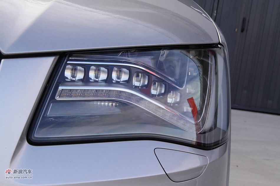 2012款奥迪S8外观细节