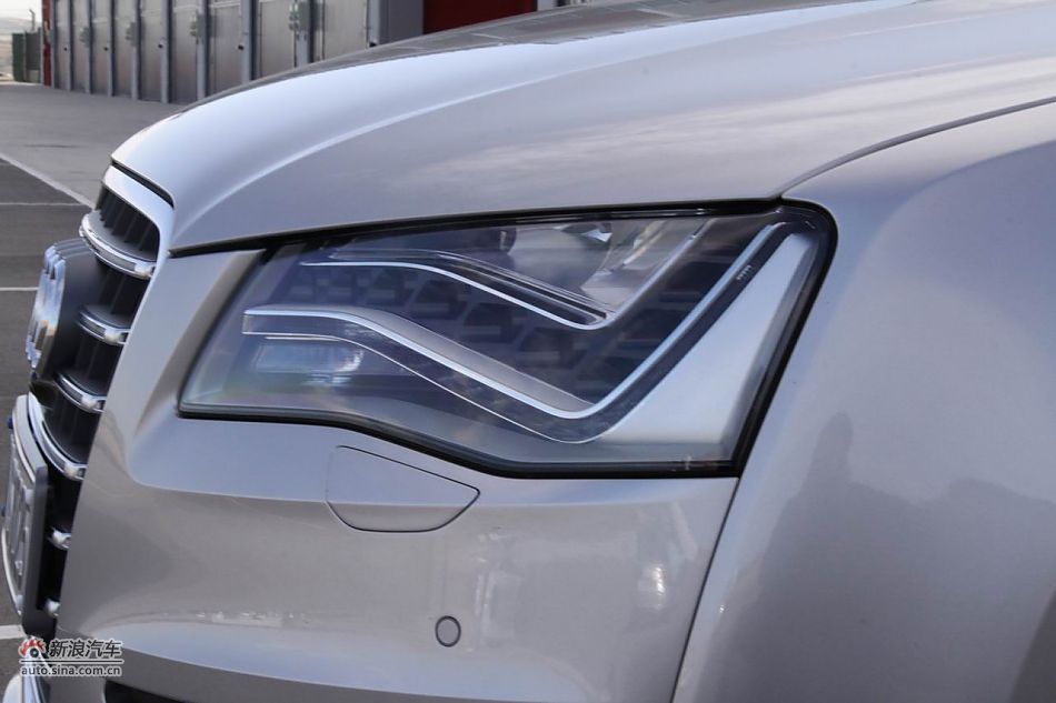 2012款奥迪S8外观细节