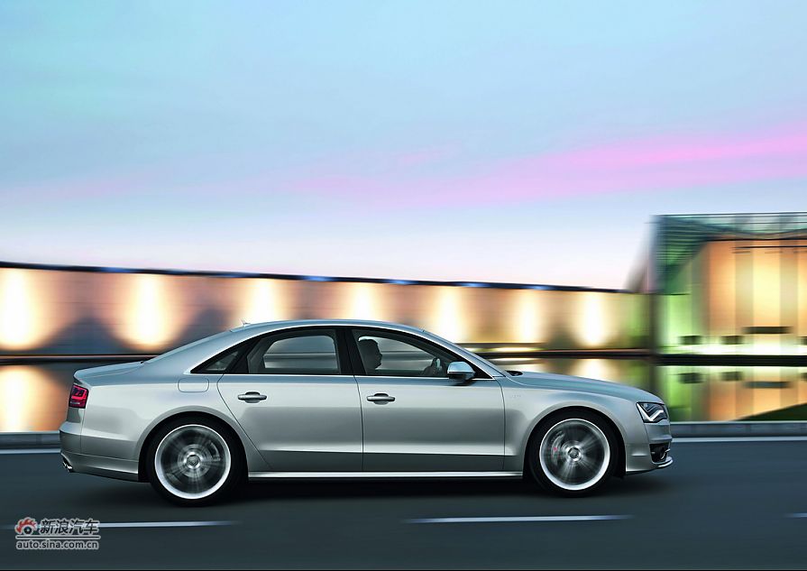 2012款奥迪S8官图
