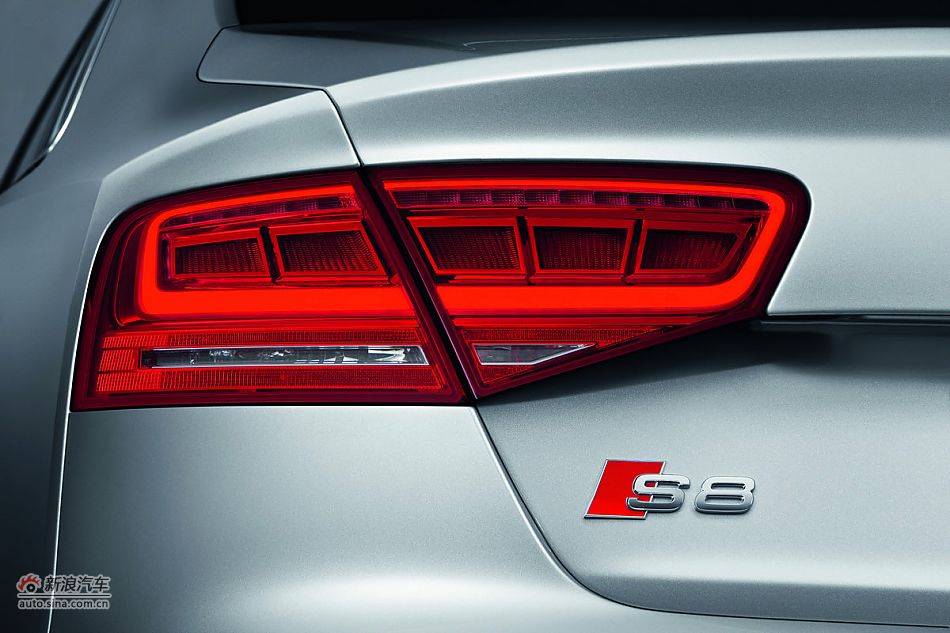 2012款奥迪S8官图