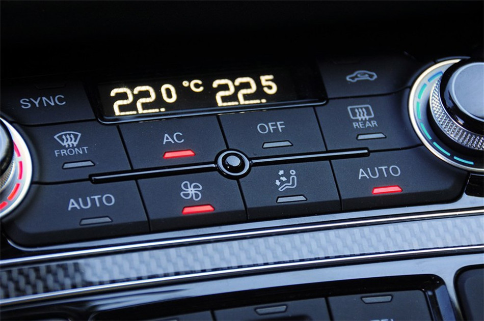 2013款 4.0TFSI AT quattro 内饰