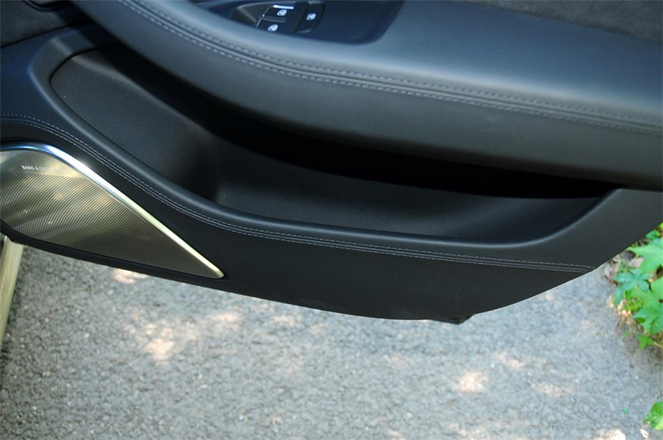 2013款 4.0TFSI AT quattro 座椅空间