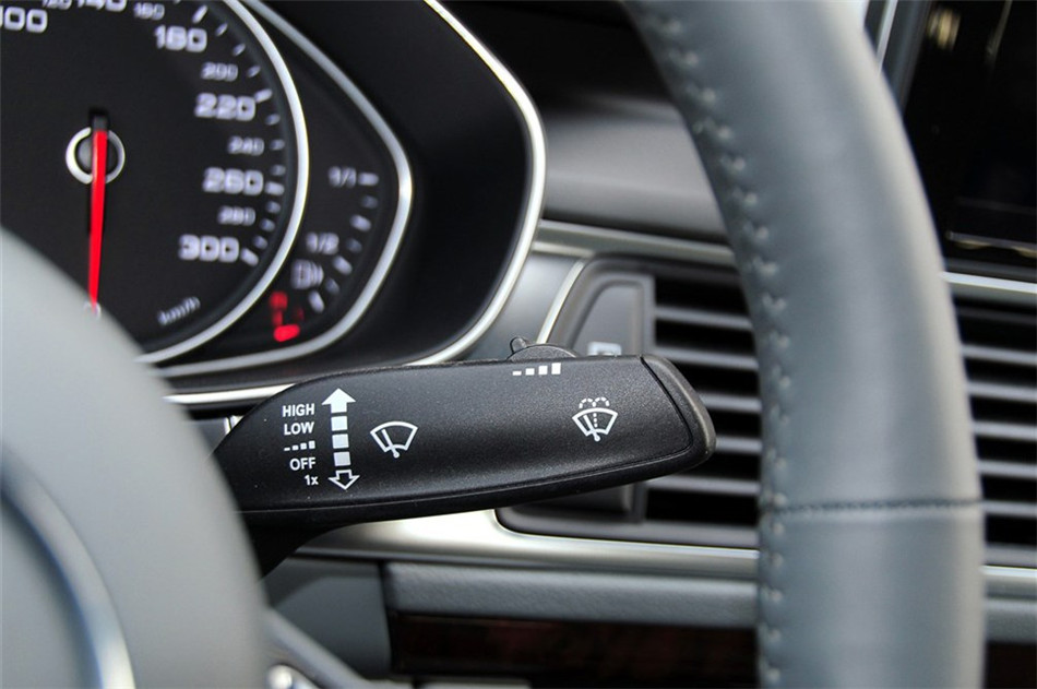 2013款 50 TFSI quattro豪华型 内饰