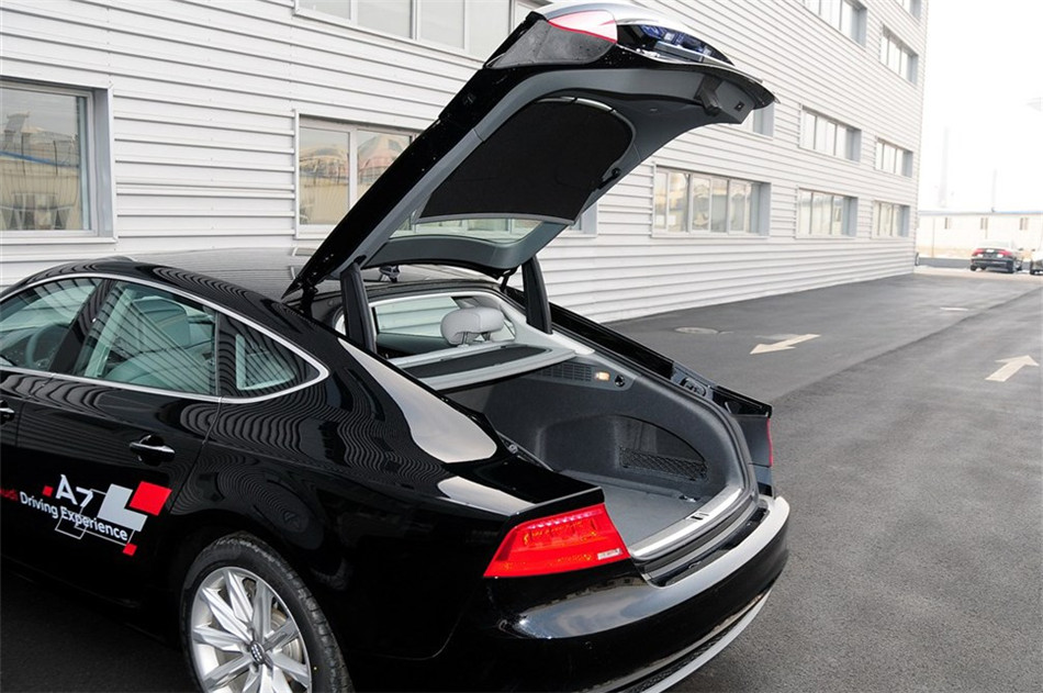 2013款 50 TFSI quattro豪华型 座椅空间