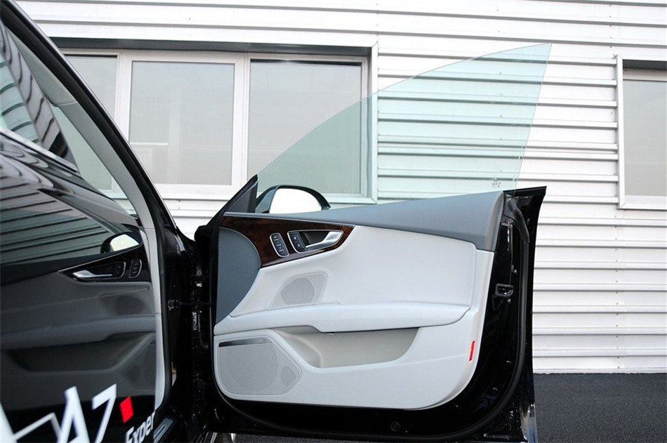 2013款 50 TFSI quattro豪华型 座椅空间