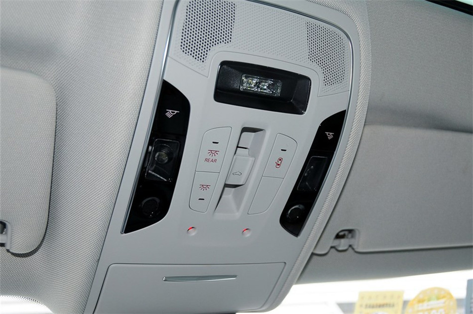 2013款 50 TFSI quattro豪华型 座椅空间